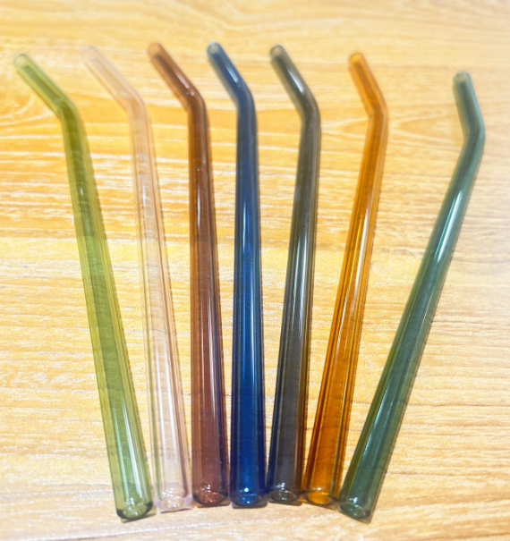 Modern Glass Tumbler Accompanied Glass Straw