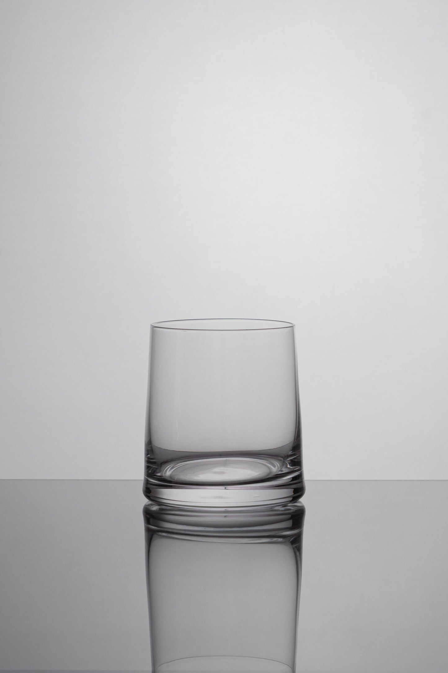 High aesthetic value glass, sophisticated whiskey glass, water cup.