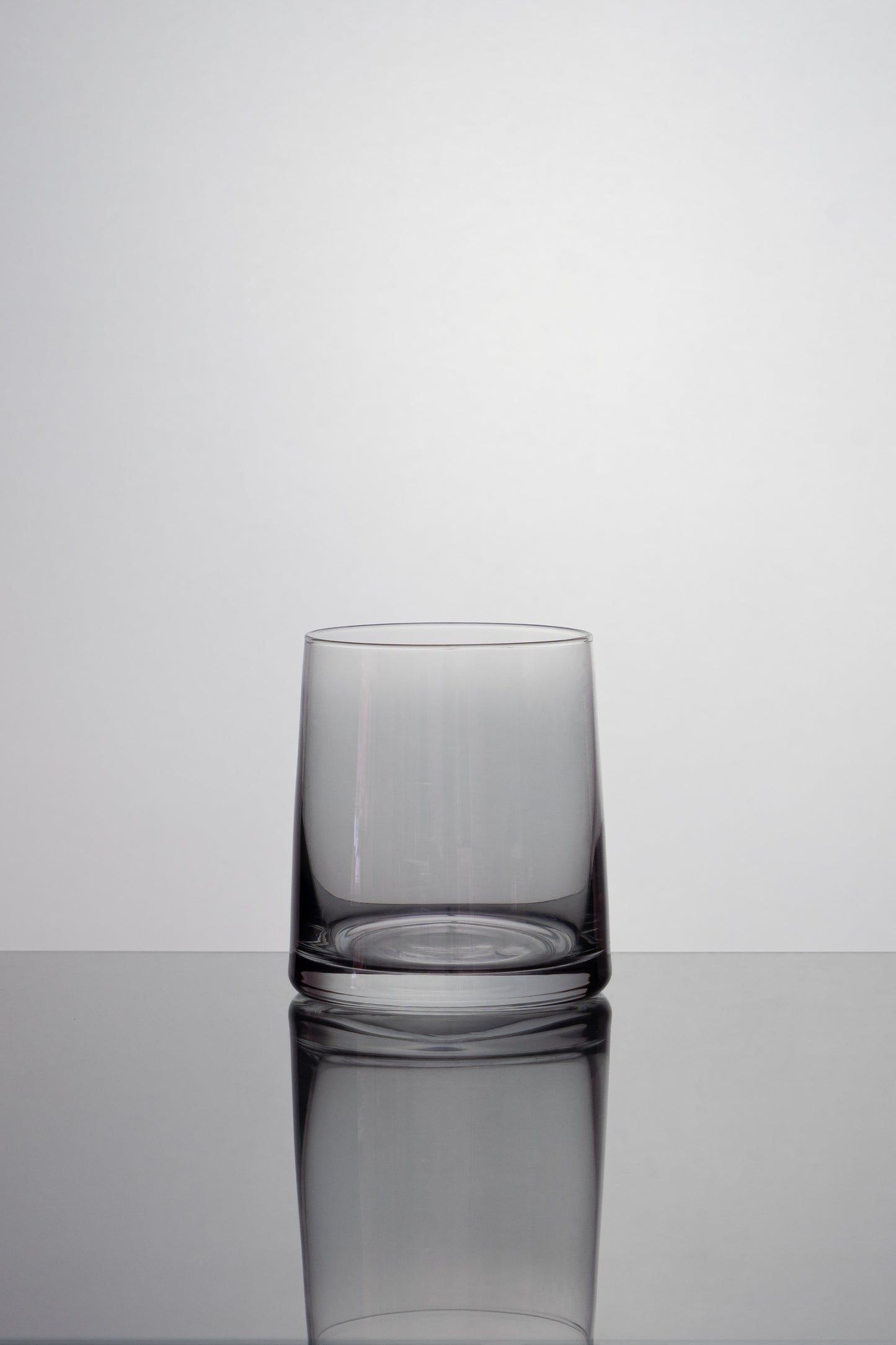 High aesthetic value glass, sophisticated whiskey glass, water cup.