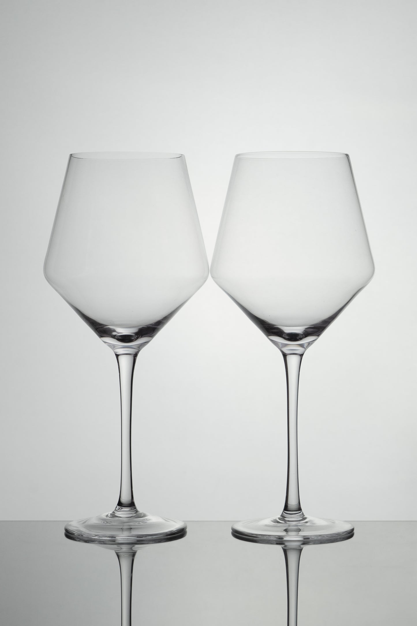 Tall-stemmed crystal Red Wine Glass